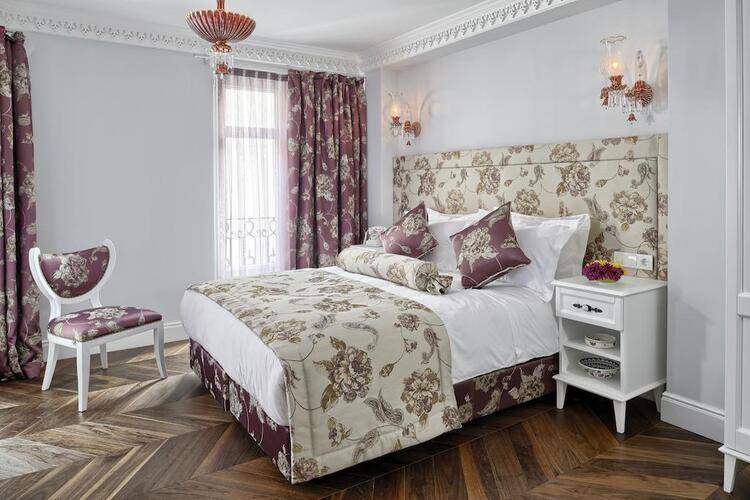 Next House Pera Hotel