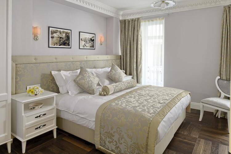 Next House Pera Hotel
