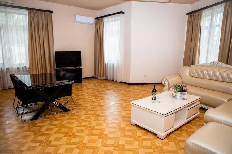 Отель Grand Hills Yerevan
