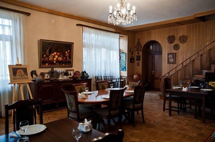 Casanova Inn