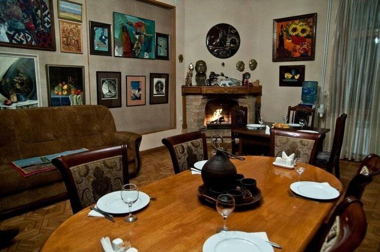 Casanova Inn