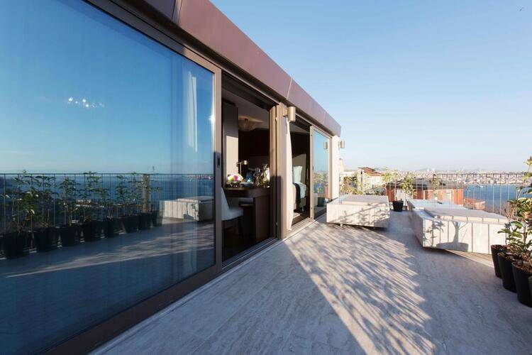 Noble22 Suites