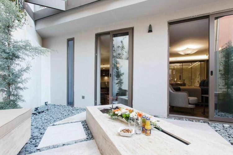Noble22 Suites
