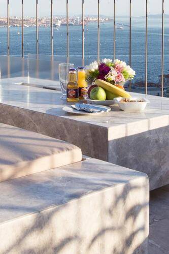 Noble22 Suites