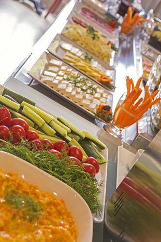 Obelisk Hotel & Suites