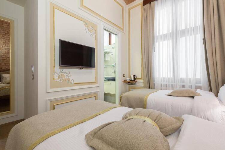 Pera Parma Hotel