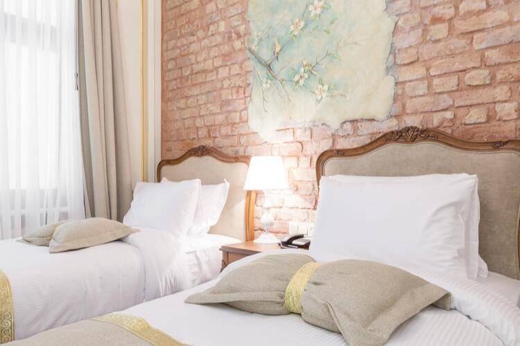 Pera Parma Hotel