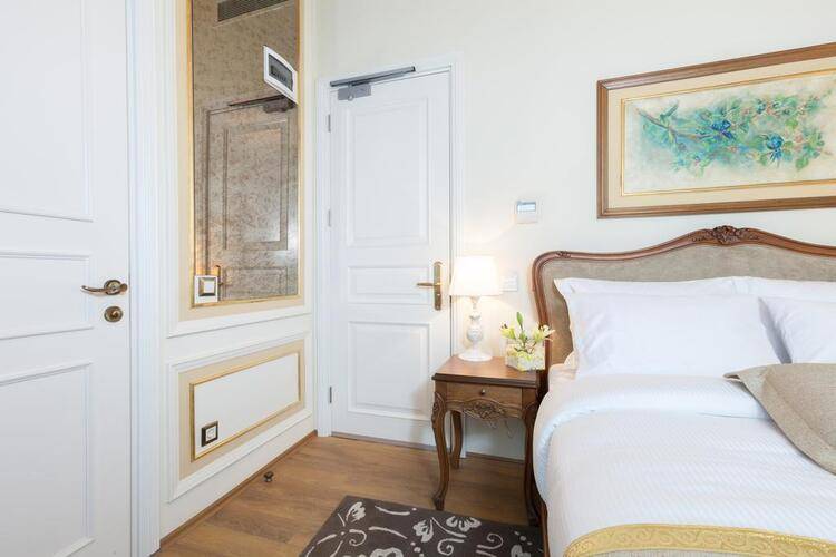 Pera Parma Hotel