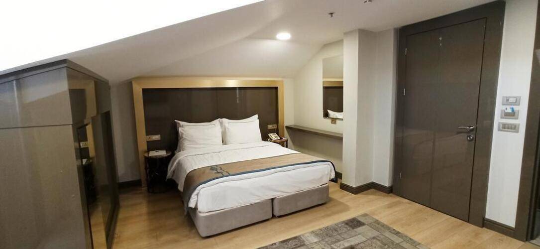 Peyk Hotel