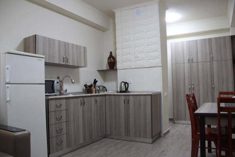 Cross Apartments And Tours