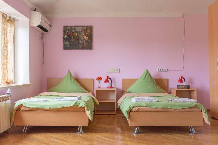 Хостел Jr's House