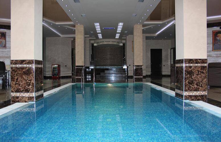 Avan Plaza Hotel