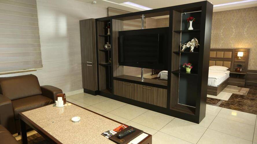 Avan Plaza Hotel