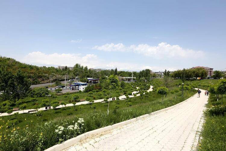Avan Plaza Hotel