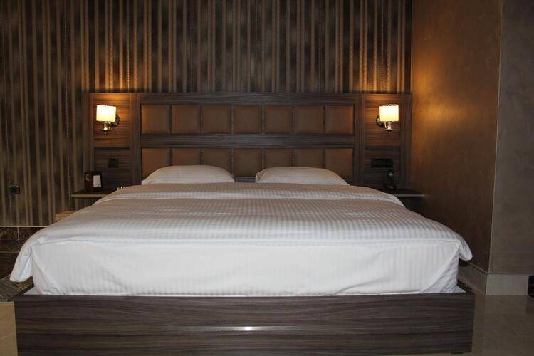 Avan Plaza Hotel