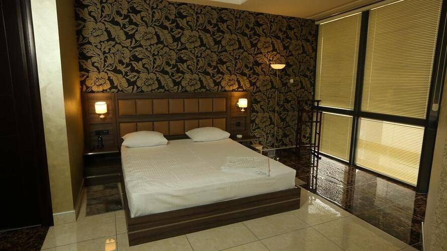 Avan Plaza Hotel
