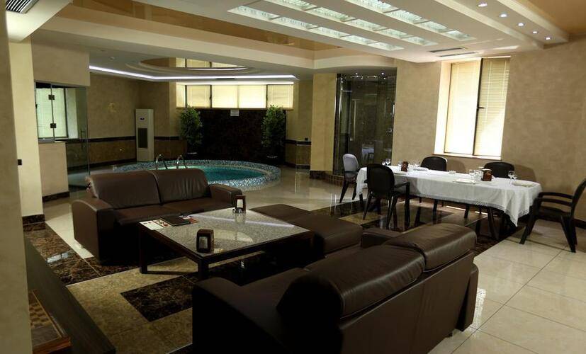 Avan Plaza Hotel