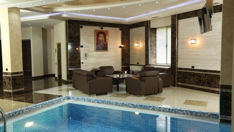 Avan Plaza Hotel