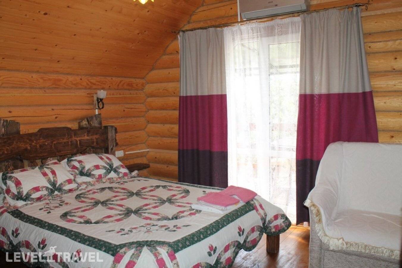 фотографии отеля Коттедж Дом Сруб В Парковой Зоне в Россия(Гаспра) - фото №5