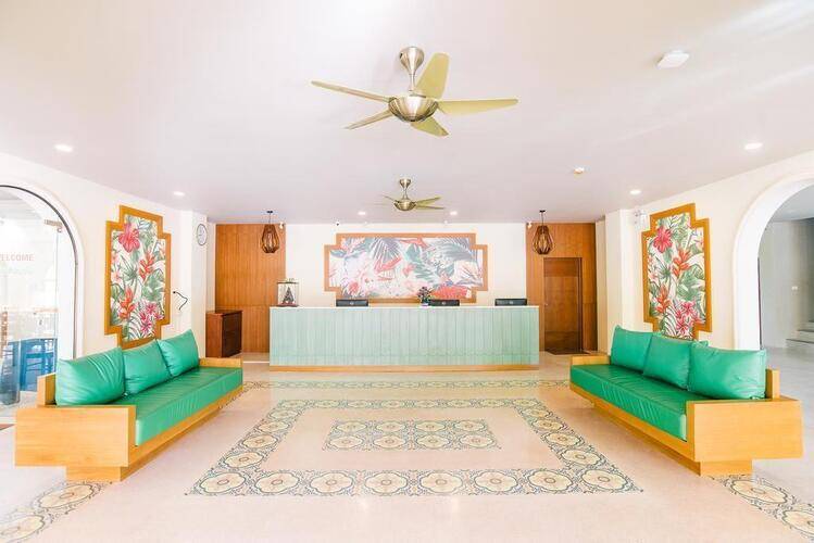 Hula Hula Anana Hotel