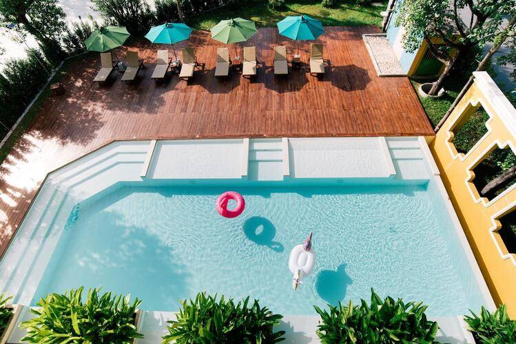 Hula Hula Anana Hotel