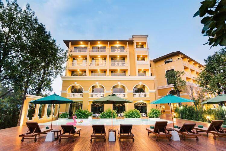 Hula Hula Anana Hotel