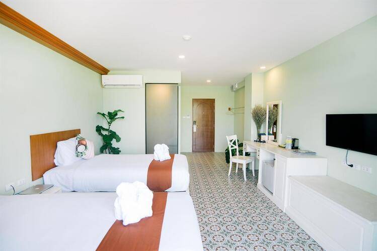 Hula Hula Anana Hotel
