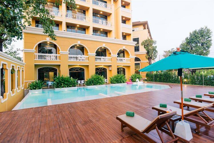 Hula Hula Anana Hotel
