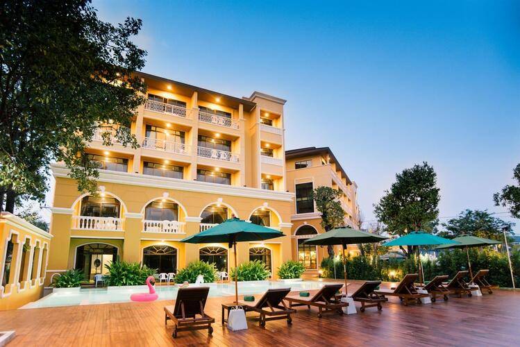 Hula Hula Anana Hotel