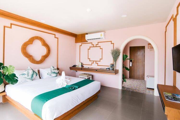 Hula Hula Anana Hotel