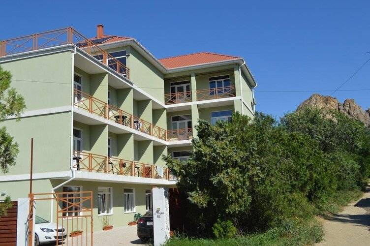 Iskander Hotel