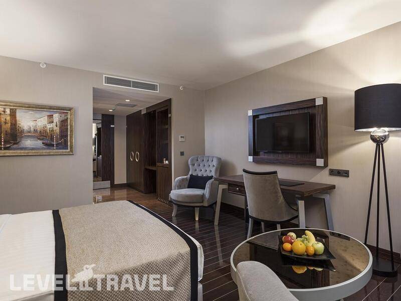 Фотография Ramada Hotel & Suites Istanbul Sisli