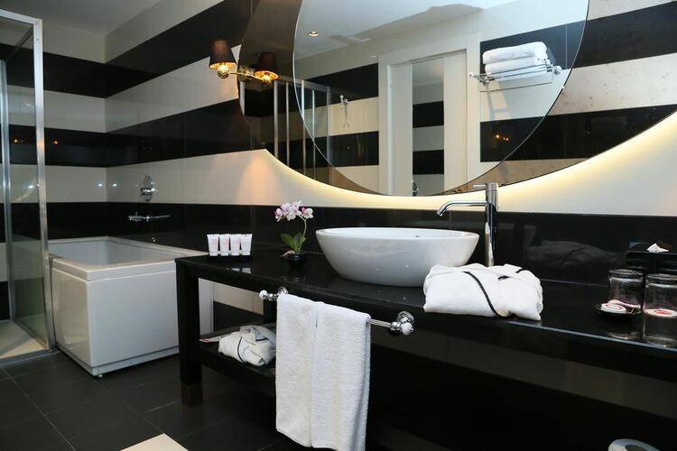 Ramada Hotel & Suites Istanbul Sisli