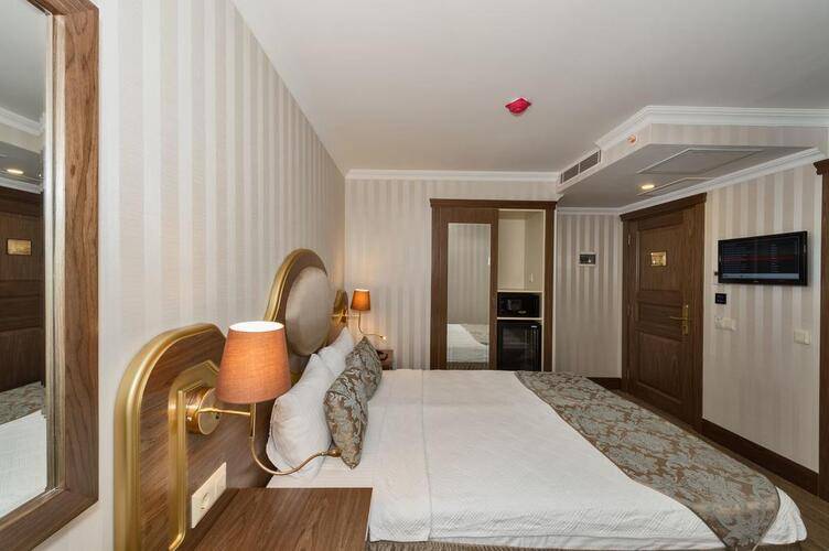 Real Star Hotel