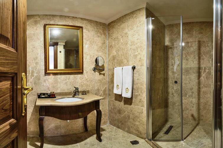 Real Star Hotel