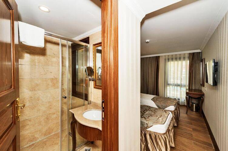 Real Star Hotel