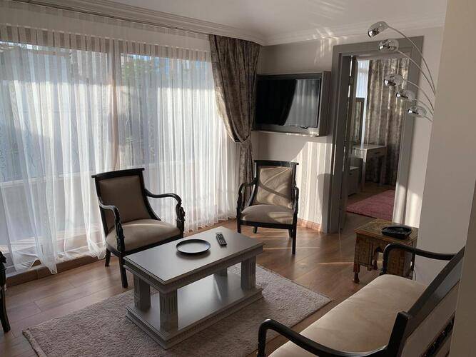 Regency World Suite & Hotel
