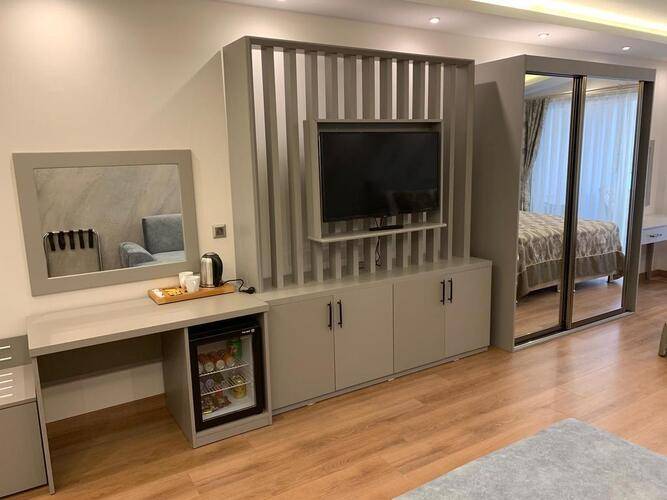 Regency World Suite & Hotel