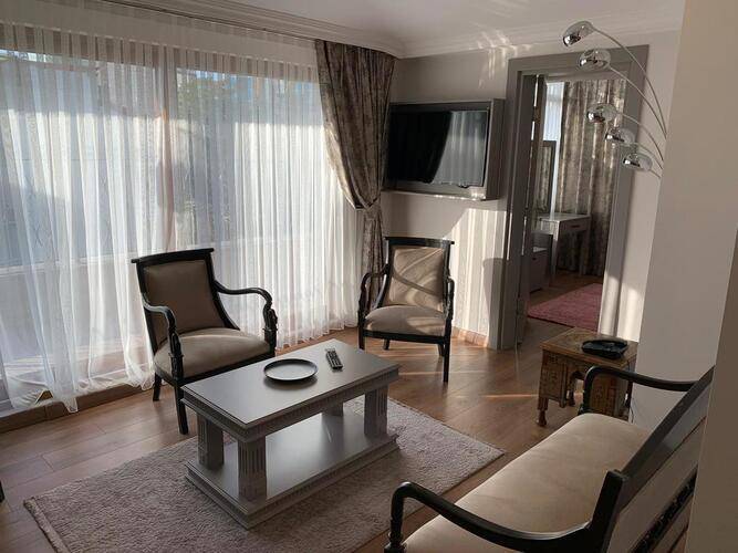 Regency World Suite & Hotel
