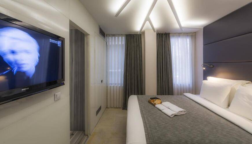 The Purl Hotel