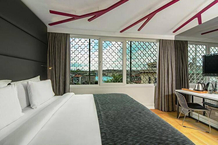 The Purl Hotel