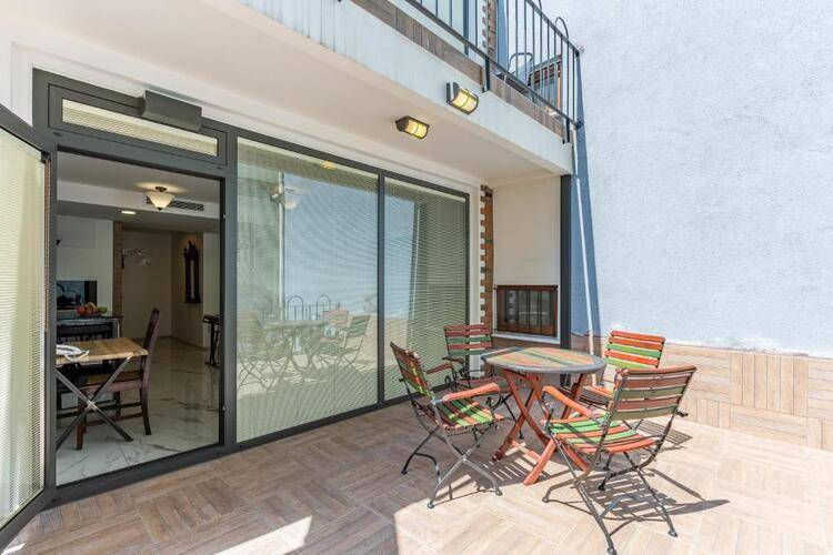 Villa Pera Suite Hotel