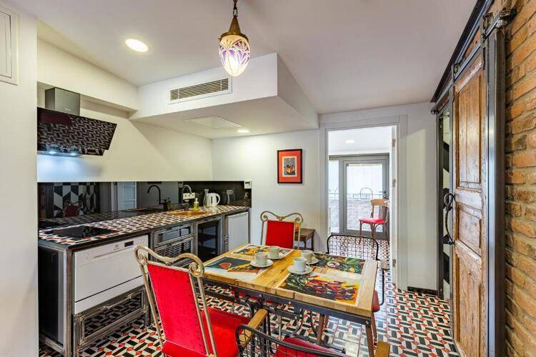 Villa Pera Suite Hotel