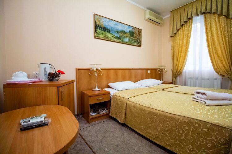 Отель Аист