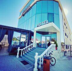 $item['hotel']['name']