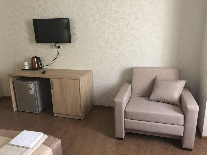 Три Сезона