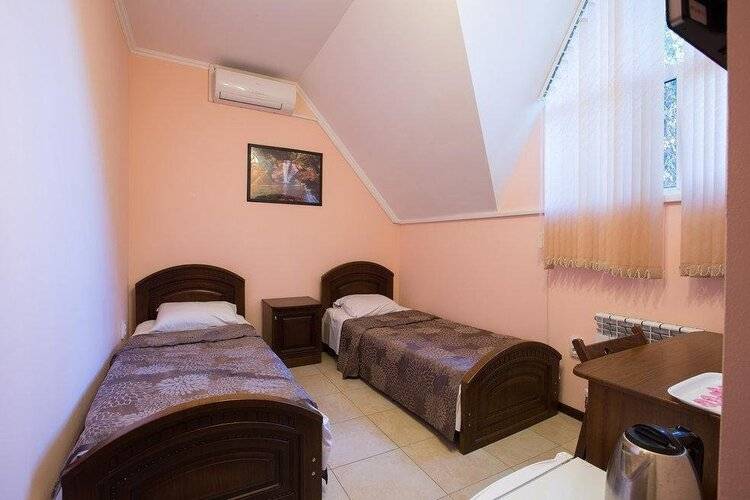 Отель Тростник