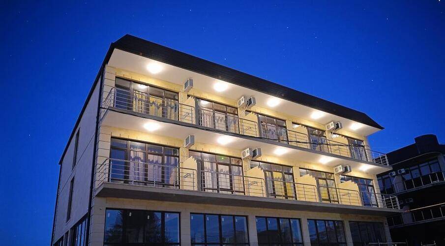 Mariart Hotel