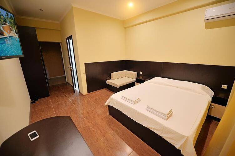 Mariart Hotel