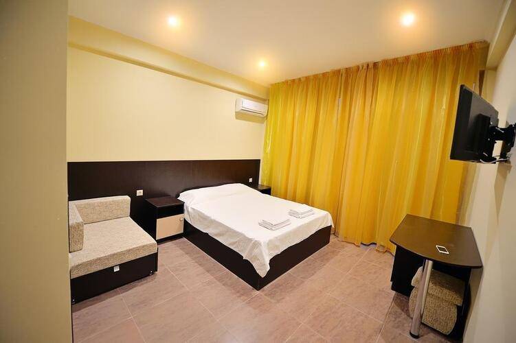 Mariart Hotel